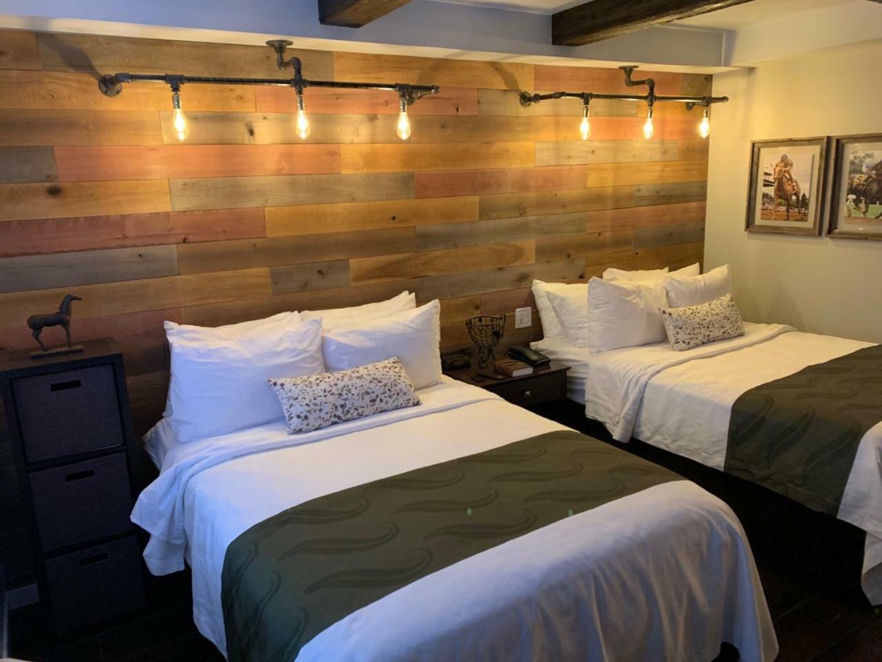 Cedar Stables Inn & Suites Sandusky Zewnętrze zdjęcie
